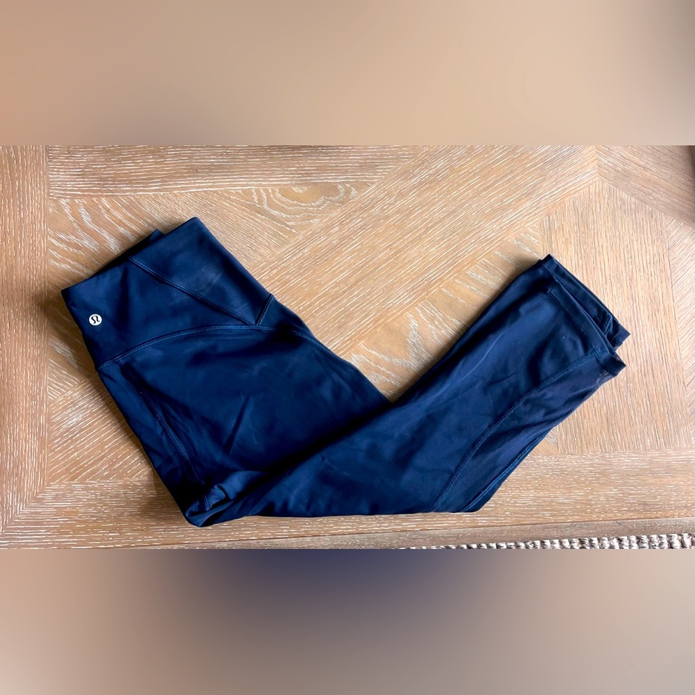 Navy Lululemon capri leggings